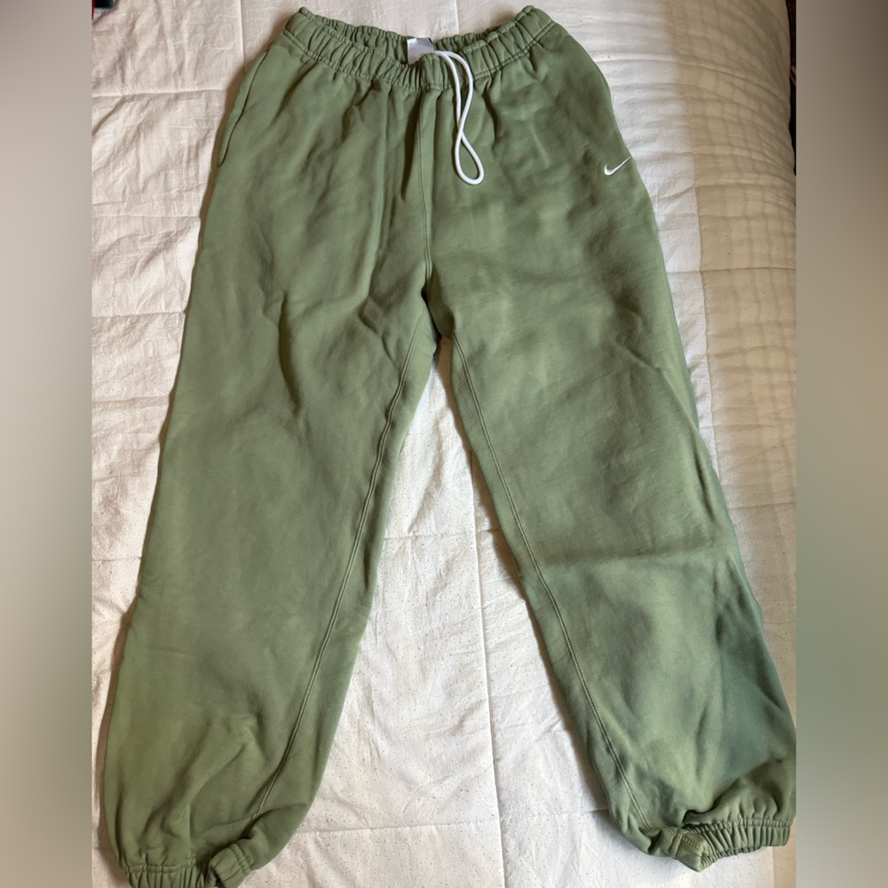 Nike Women’s Olive Joggers